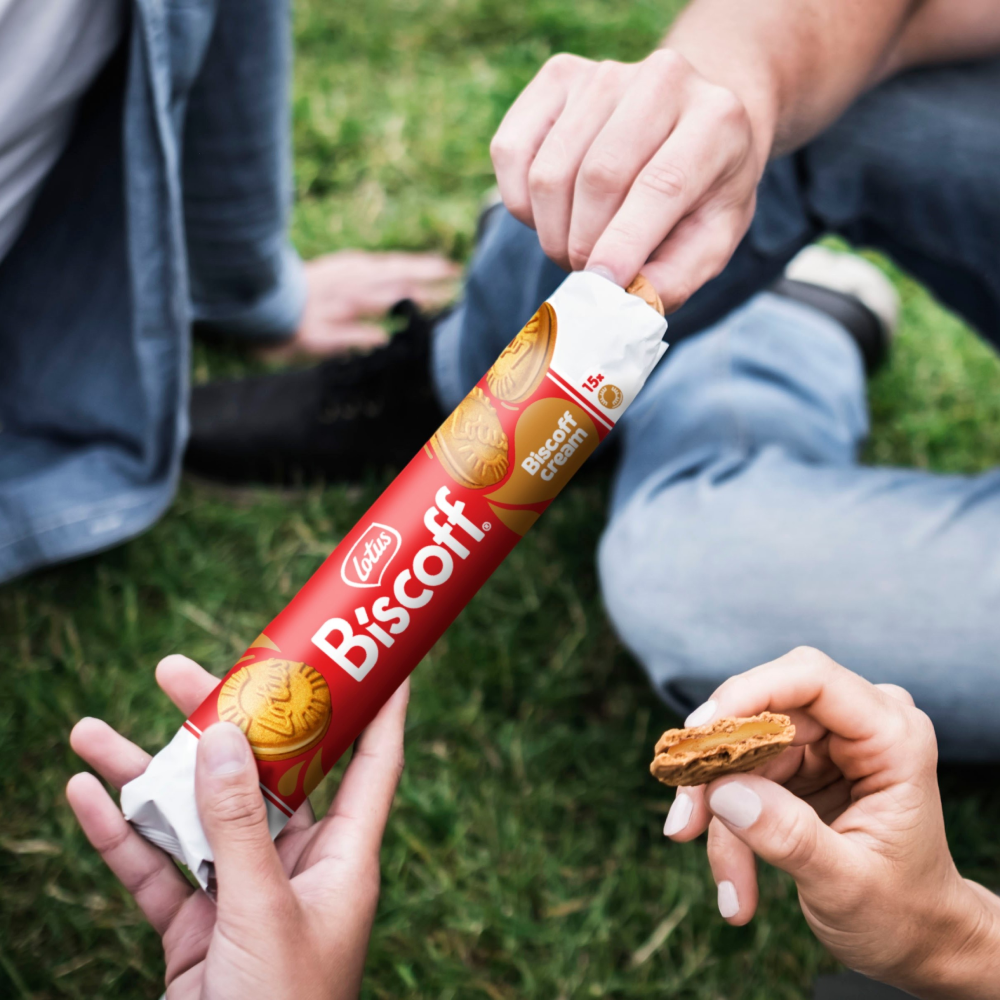 Lotus Biscoff Sandwich Biscuits Biscoff Cream 110g (Box of 12)