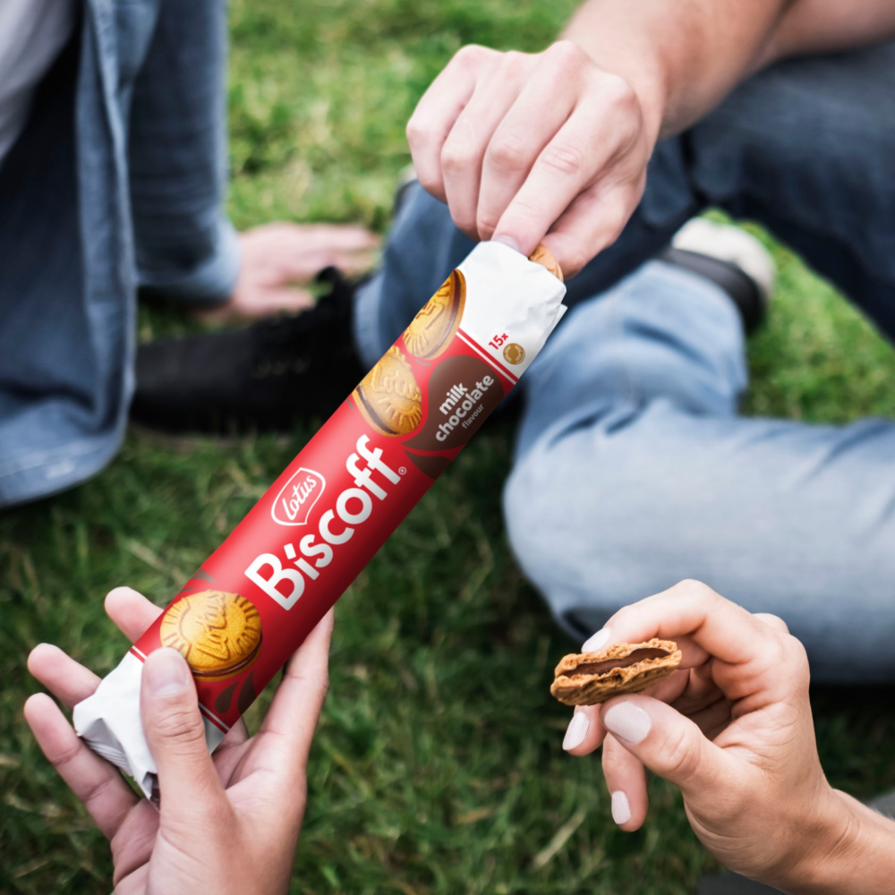 Lotus Biscoff Sandwich Biscuits Milk Chocolate 110g (Box of 12)